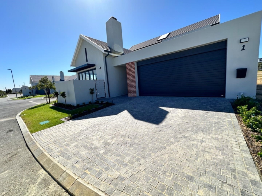 2 Bedroom Property for Sale in Graanendal Western Cape